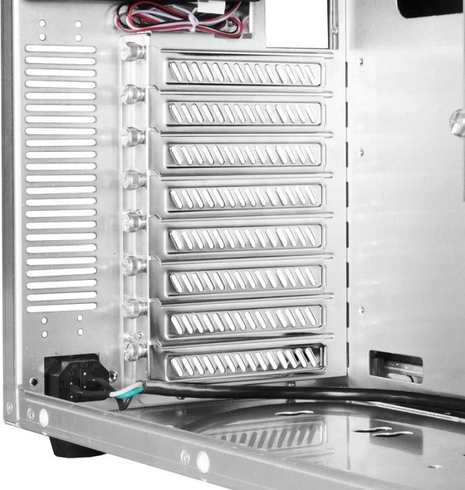 Lian Li PC-A05FNA silber, schallgedämmt