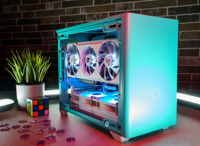 Cooler Master MasterBox NR200P Color Edition Caribbean Blue, Glasfenster, Mini-ITX