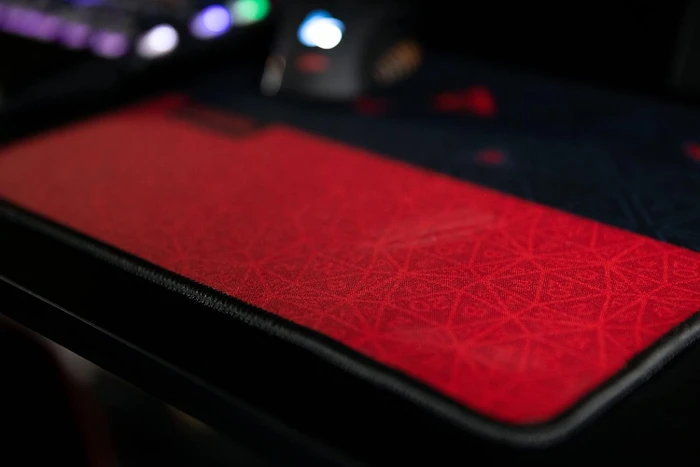 Konix Dungeons & Dragons Roll the Dice Mouse Pad, 320x270mm, rot/schwarz
