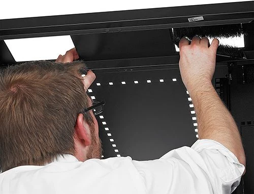 APC NetShelter SV Serverschrank 48HE, 1060mm tief