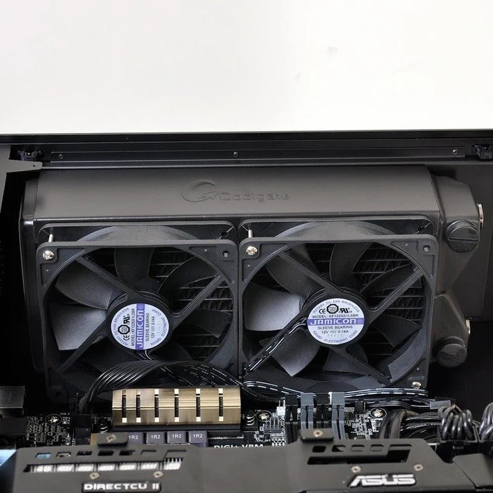 Lian Li PC-O10, schwarz, Glasfenster