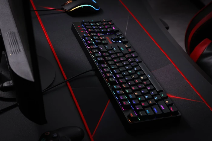 Redragon K582 Surara, LEDs RGB, hot-swap, Gaote Outemu BLUE, USB, US