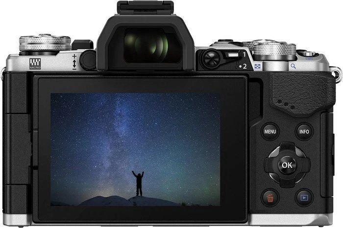 Olympus OM-D E-M5 Mark II silber mit Objektiv M.Zuiko digital ED 14-150mm 4.0-5.6 II