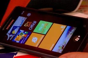 Samsung i8700 Omnia 7 16GB 16GB