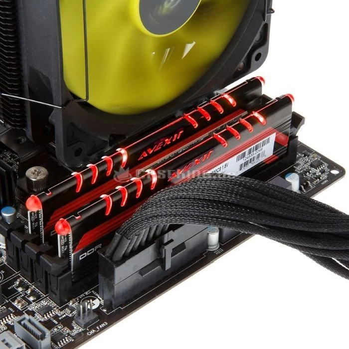 Avexir Core Series MPower Edition LED rot UDIMM 16GB Kit, DDR3-2133, CL11