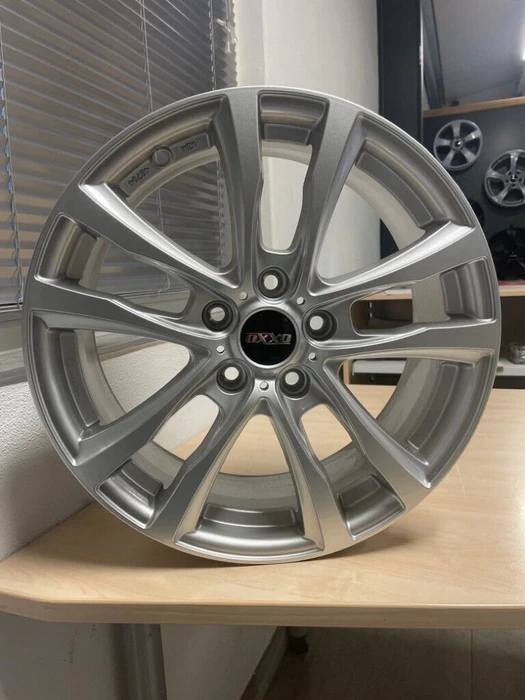 Oxxo Decimus 7.0x17 5/112 (verschiedene Farben/Modelle)