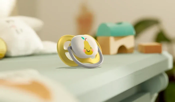 Philips Avent SCF080/17 Ultra Air Beruhigungsschnuller, 0-6M, Silikon, i love apfel/birne, 2 Stück