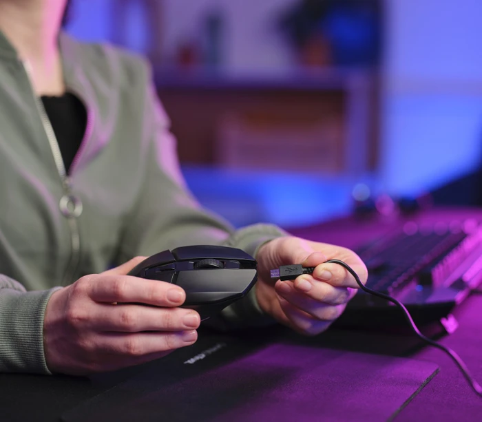 Trust Gaming GXT 112 Felox Wireless Gaming Mouse & Mauspad, schwarz, USB