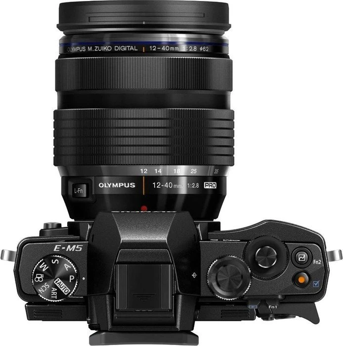 Olympus OM-D E-M5 schwarz mit Objektiv M.Zuiko digital ED 12-40mm 2.8 PRO