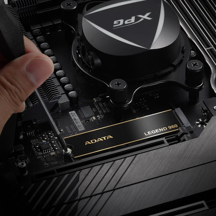 ADATA LEGEND 960 2TB, M.2 2280 / M-Key / PCIe 4.0 x4, Kühlkörper