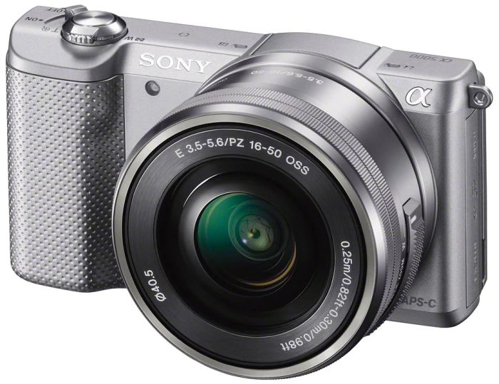 Sony Alpha 5000 silber mit Objektiv E PZ 16-50mm 3.5-5.6 OSS