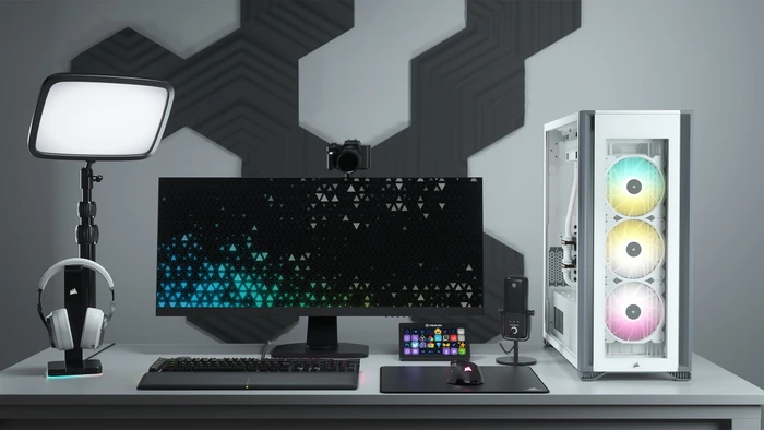 Corsair iCue 7000X RGB, weiß, Glasfenster