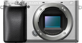 Sony Alpha 6100 silber mit Objektiv E PZ 16-50mm 3.5-5.6 OSS