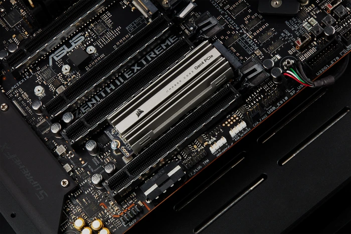 Corsair Force Series MP600 Core 2TB, M.2 2280 / M-Key / PCIe 4.0 x4, Kühlkörper