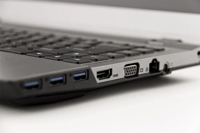 Schenker XMG P303-1OT, Core i7-4700MQ, 4GB RAM, 1TB HDD, GeForce GTX 765M, DE