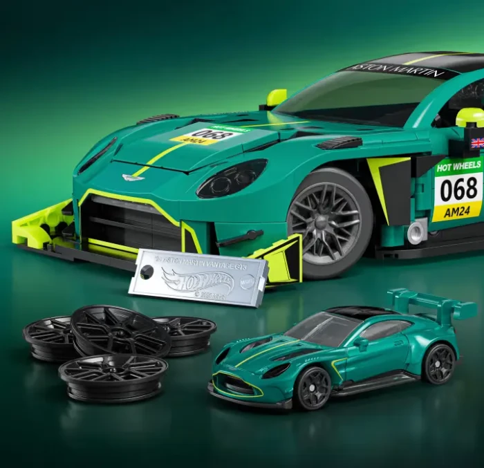 Mattel Brick Shop Hot Wheels '24 Aston Martin Vantage Gt3