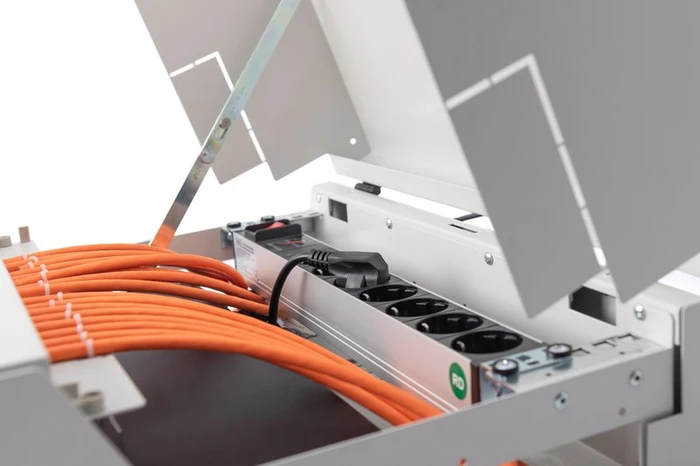 Digitus Professional SoHo-Line Slim Wandschrank 3HE, Sicherheitsglastür, IP2X, 475mm tief