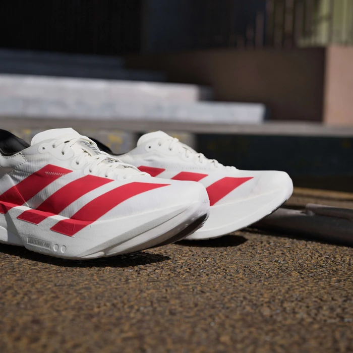 adidas Adizero Adios Pro 4 off white/better scarlet/core black (Damen)