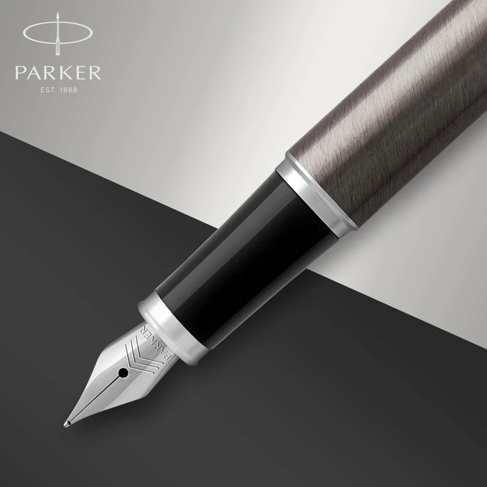 Parker IM dark espresso, rechte Hand, fein, Geschenkbox