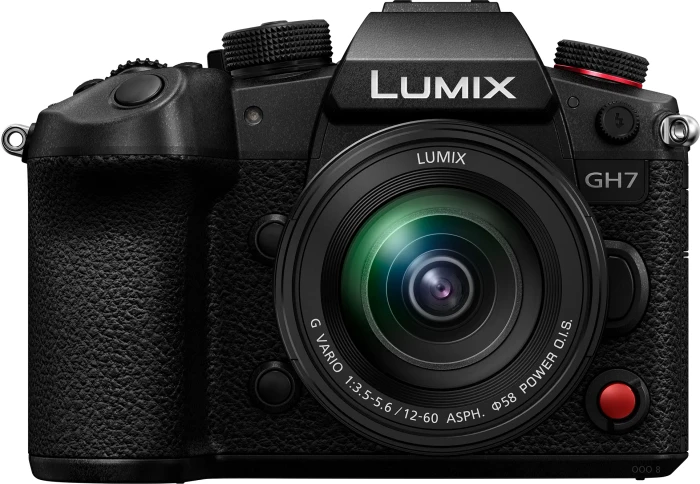 Panasonic Lumix DC-GH7 mit Objektiv Lumix G Vario 12-60mm 3.5-5.6 ASPH Power OIS
