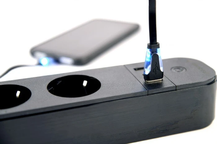 Gembird Smart Powerstrip mit USB-Ladegerät 4-fach schwarz, 1x USB-C/2x USB-A, 3680W, Typ F, Smart-Steckdosenleiste