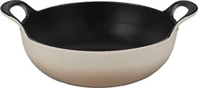 Le Creuset Classic Collection Balti Dish Gusseisen Kochtopf 24cm meringue