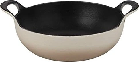 Le Creuset Classic Collection Balti Dish Gusseisen Kochtopf 24cm meringue