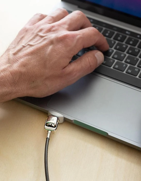 Maclocks Ledge Adapter, inkl. Kabelschloss mit Schlüssel für Macbook Pro 13.3", 2016-2020