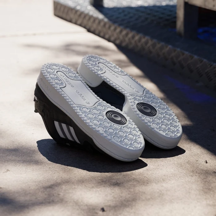 adidas Forum 84 Low ADV carbon/crystal white/grey three