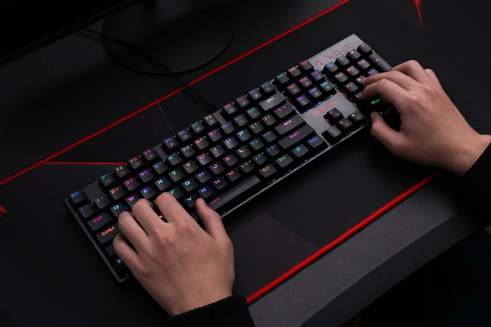 Redragon K582 Surara, LEDs RGB, hot-swap, Gaote Outemu BLUE, USB, US