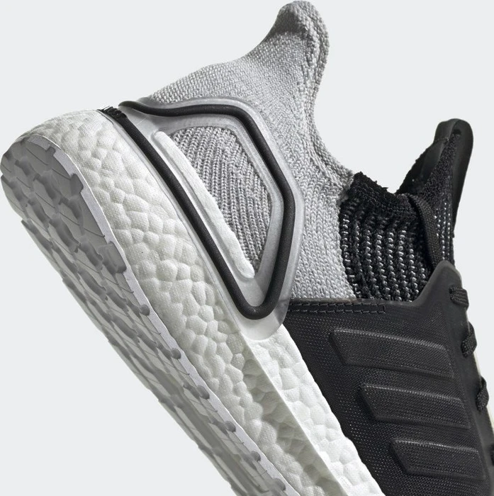 adidas Ultraboost 19 core black/grey six/shock cyan (Herren)