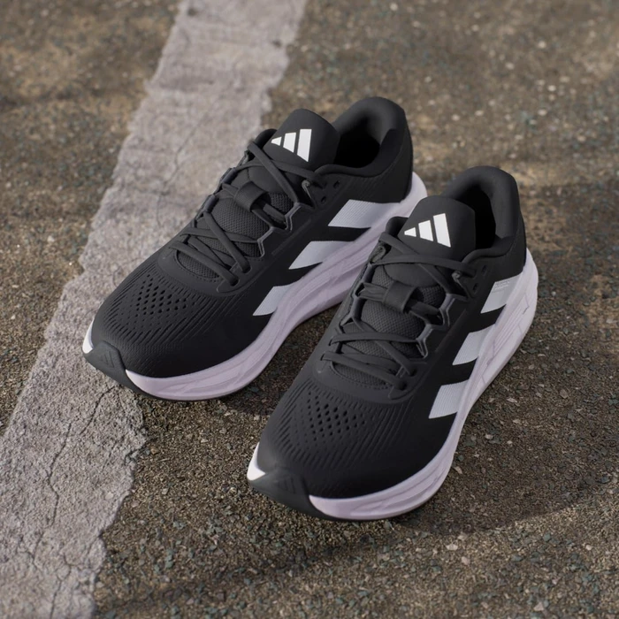 adidas Questar 3 core black/cloud white/carbon