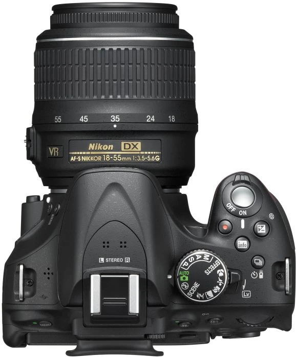 Nikon D5200 schwarz mit Objektiv AF-S DX 18-55mm 3.5-5.6 G VR