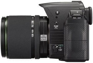 Pentax K-30 schwarz mit Objektiv smc DA 18-135mm 3.5-5.6 ED AL IF DC WR