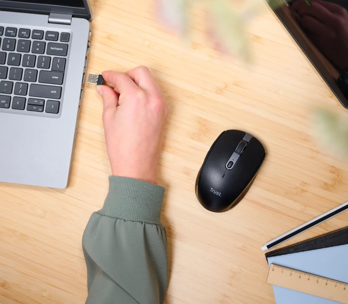 Trust Ozaa Compact Wireless Mouse schwarz, USB/Bluetooth