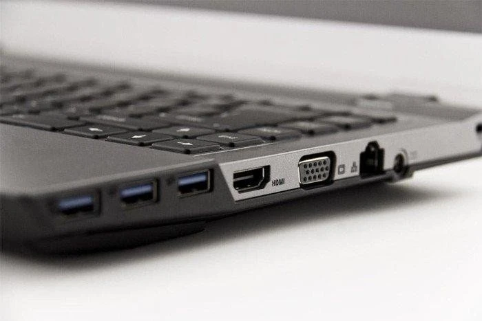 Schenker XMG A305-1UC, Core i7-4710MQ, 8GB RAM, 1TB HDD, GeForce GTX 960M, DE