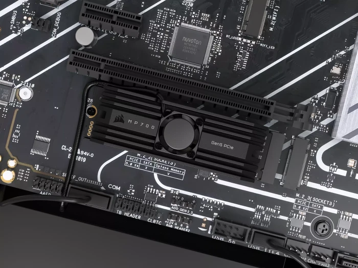 Corsair Force Series MP700 2TB, M.2 2280 / M-Key / PCIe 5.0 x4, Kühlkörper