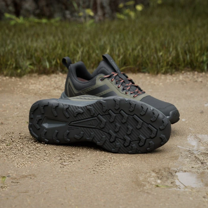 adidas Terrex Tracefinder 2 Climaproof olive strata/core black/semi impact orange (Herren)