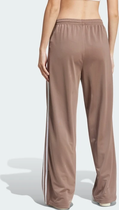 adidas Classic Firebird Loose Trainingshose lang trace brown (Damen)