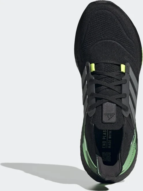 adidas Ultraboost 22 core black/iron metallic/beam green (Herren)
