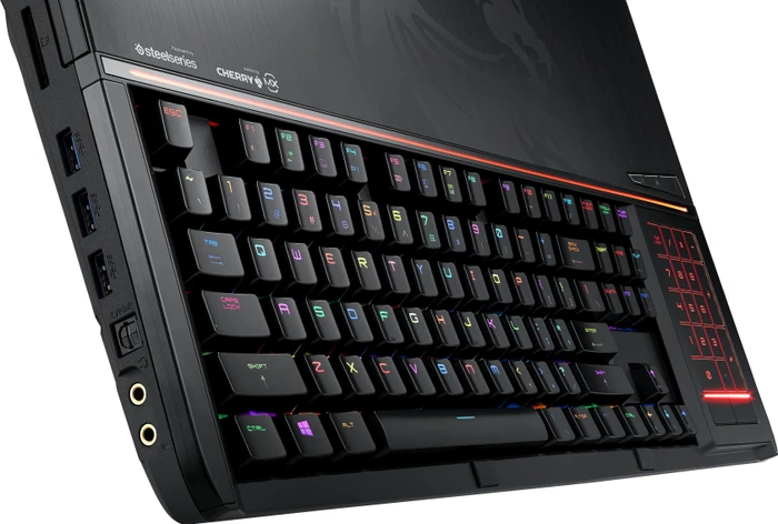 MSI GT83 8RG-008 Titan SLI, Core i7-8850H, 32GB RAM, 512GB SSD, 1TB HDD, 2x GeForce GTX 1080, DE