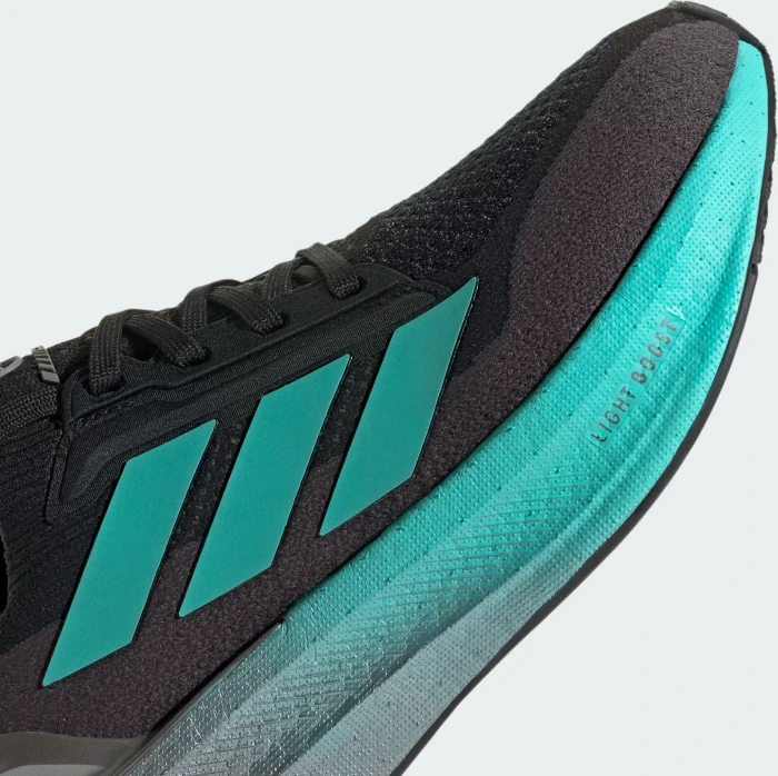 adidas Mercedes - AMG Petronas Formula One Team Ultraboost 5X core black/semi mint rush/iron metallic (Damen)