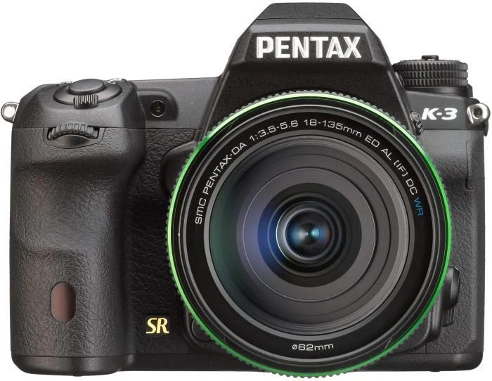 Pentax K-3 schwarz mit Objektiv smc DA 18-135mm 3.5-5.6 ED AL IF DC WR