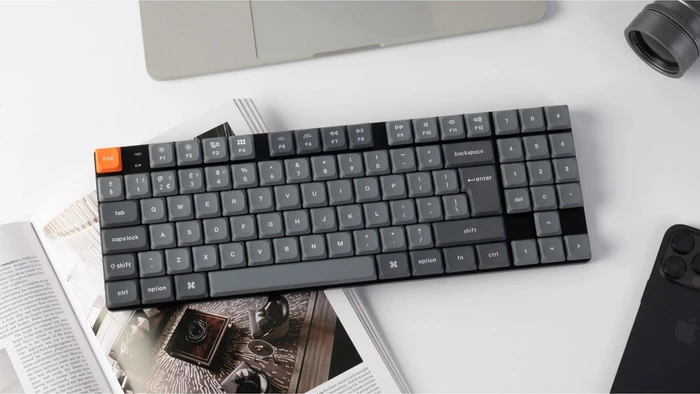Keychron K13 Max, TKL+NUM, grau/orange, LEDs RGB, hot-swap, Gateron LOW PROFILE 2.0 BROWN, USB/Bluetooth, DE