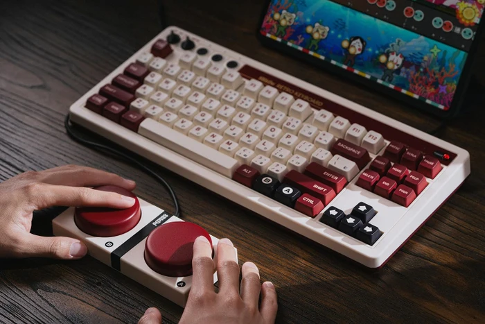 8BitDo Retro Mechanical Keyboard, Fami Edition, weiß/rot, Kailh Box V2 WHITE, USB/Bluetooth, US