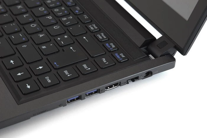 Schenker Slim S403-9AP, Core i5-4200U, 4GB RAM, 500GB HDD, GeForce GT 745M, DE