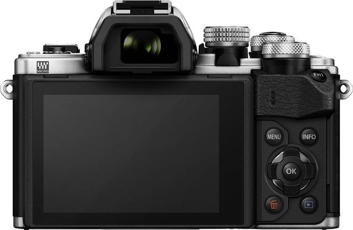 Olympus OM-D E-M10 Mark II silber mit Objektiv Fremdhersteller