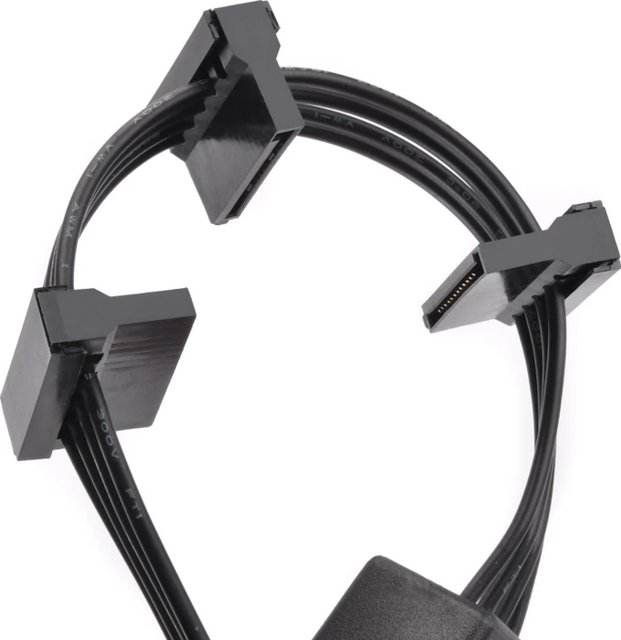 SilverStone CP06, SATA Adapter Kabel, 1 auf 4 SATA Stecker, 2x 2200µF Kondensatoren