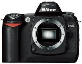 Nikon D70s mit Objektiv AF-S DX 18-55mm 3.5-5.6 G ED II