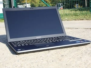 Sony Vaio VPC-SE1E1E/S, silber, Core i5-2430M, 4GB RAM, 500GB HDD, Radeon HD 6630M, DE